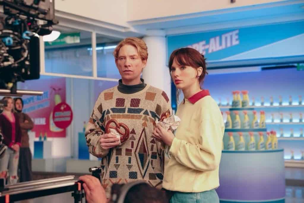 Taylor swift opaliite music video couple